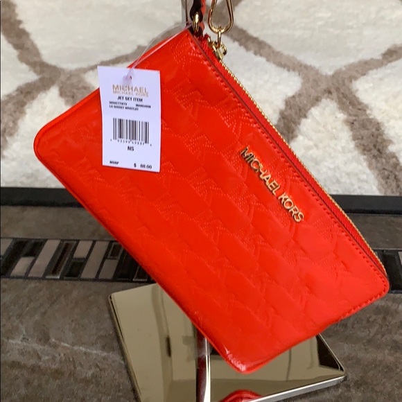 MICHAEL KORS JET SET ITEM LG GUSSET WRISTLET - Picture 8 of 16